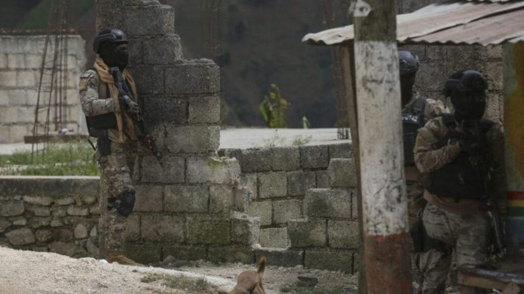 Trois individus armés abattus par la police à Quartier-Morin